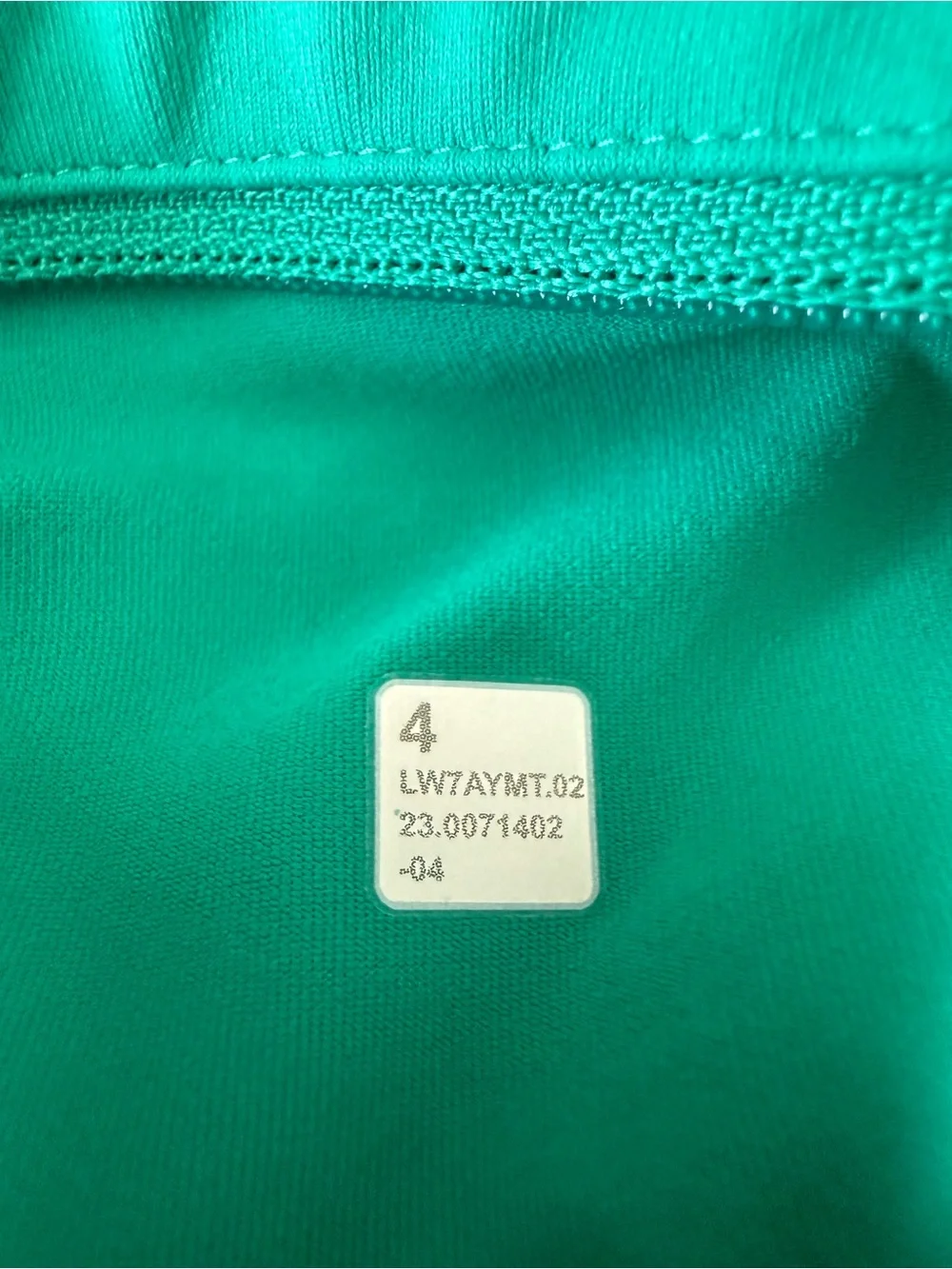 lululemon women’s size 4 green speed up shorts